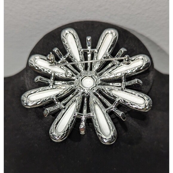 Sarah Coventry Vintage Snow Blossom Brooch - Picture 4 of 6